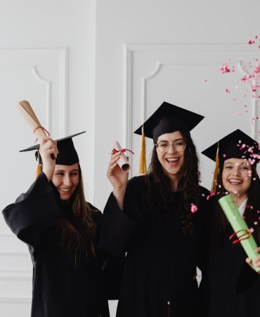 Cagatay Ulusoy Kuzeninin Kiz Isteme Toreninde Dikkat Cekti featured