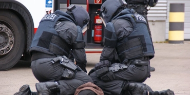 Istanbul8217da Yolsuzluk Operasyonu Imamoglu8217nun Korumasi Gozaltinda featured